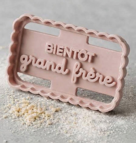 Emporte-pièce « Bientôt grand frère » pour annonce de naissance
