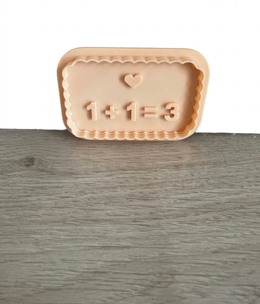 Emporte-pièce 1 + 1 = 3 pour annoncer une grossesse, Mon Biscuit Perso